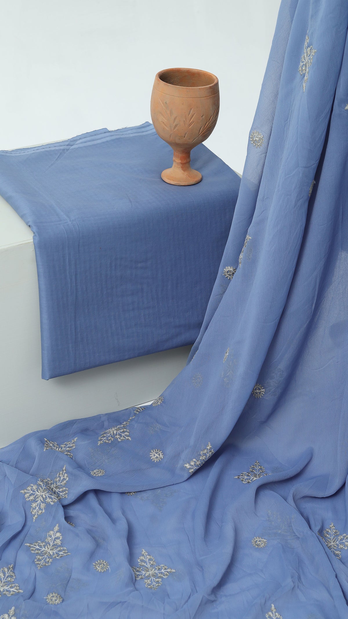 Kasturi– Embroidered 3-Piece Lawn Set