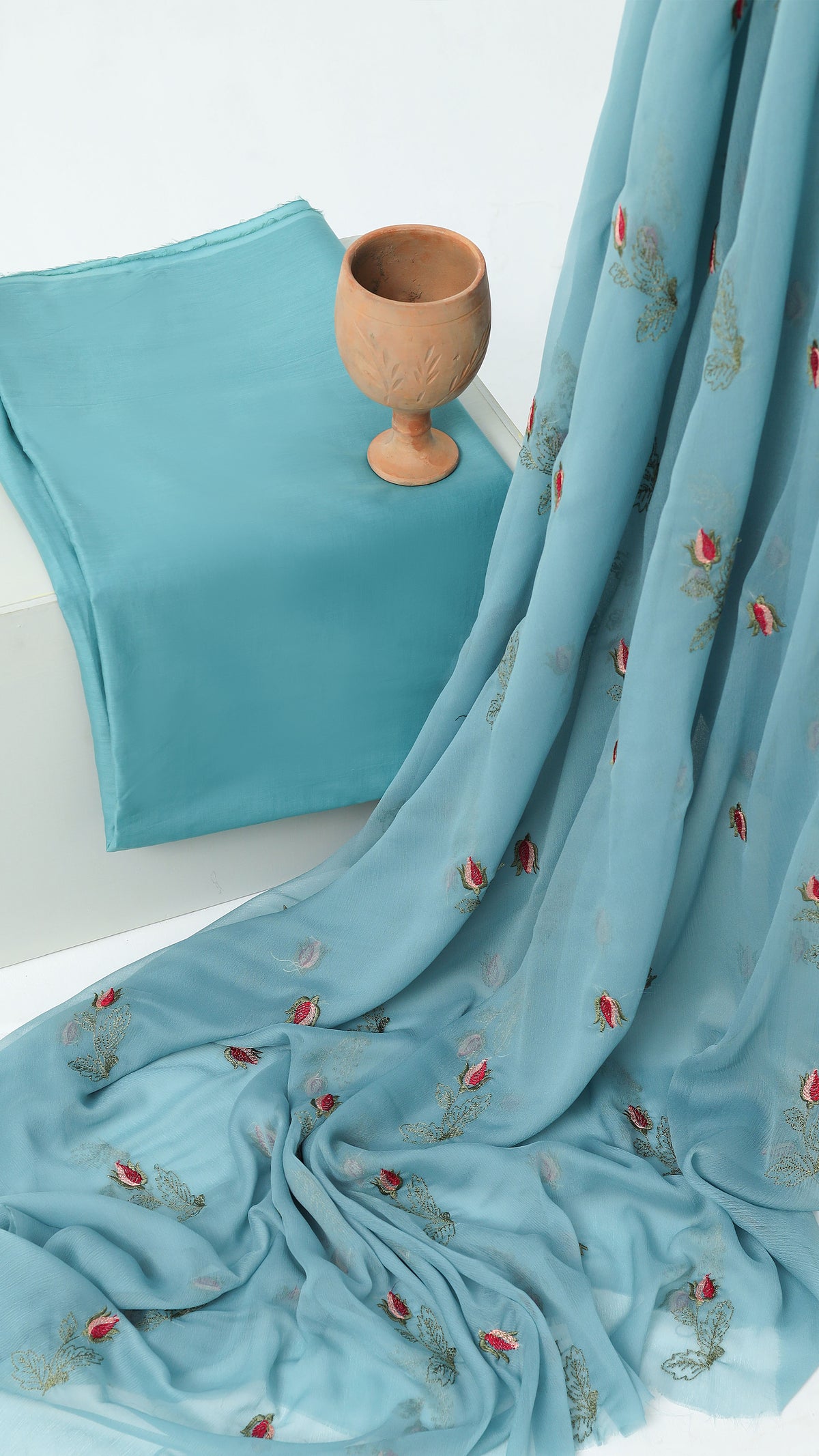 Noor – Embroidered 2-Piece Lawn Set