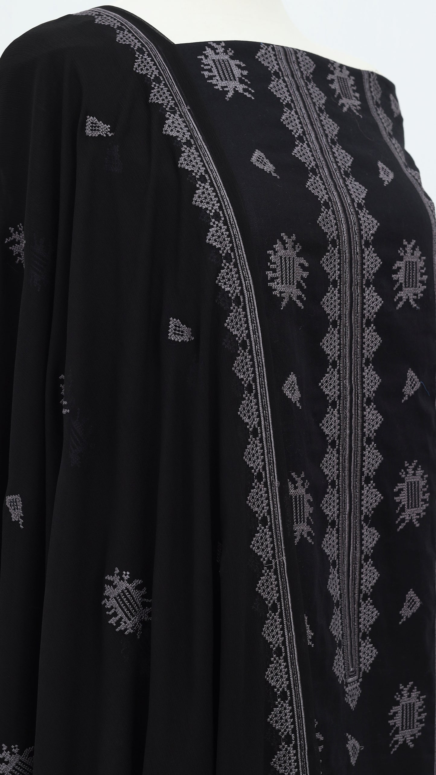 Reet – Embroidered 3-Piece Lawn Set
