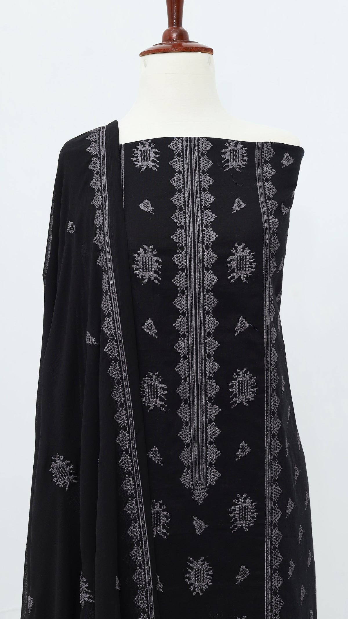 Reet – Embroidered 3-Piece Lawn Set