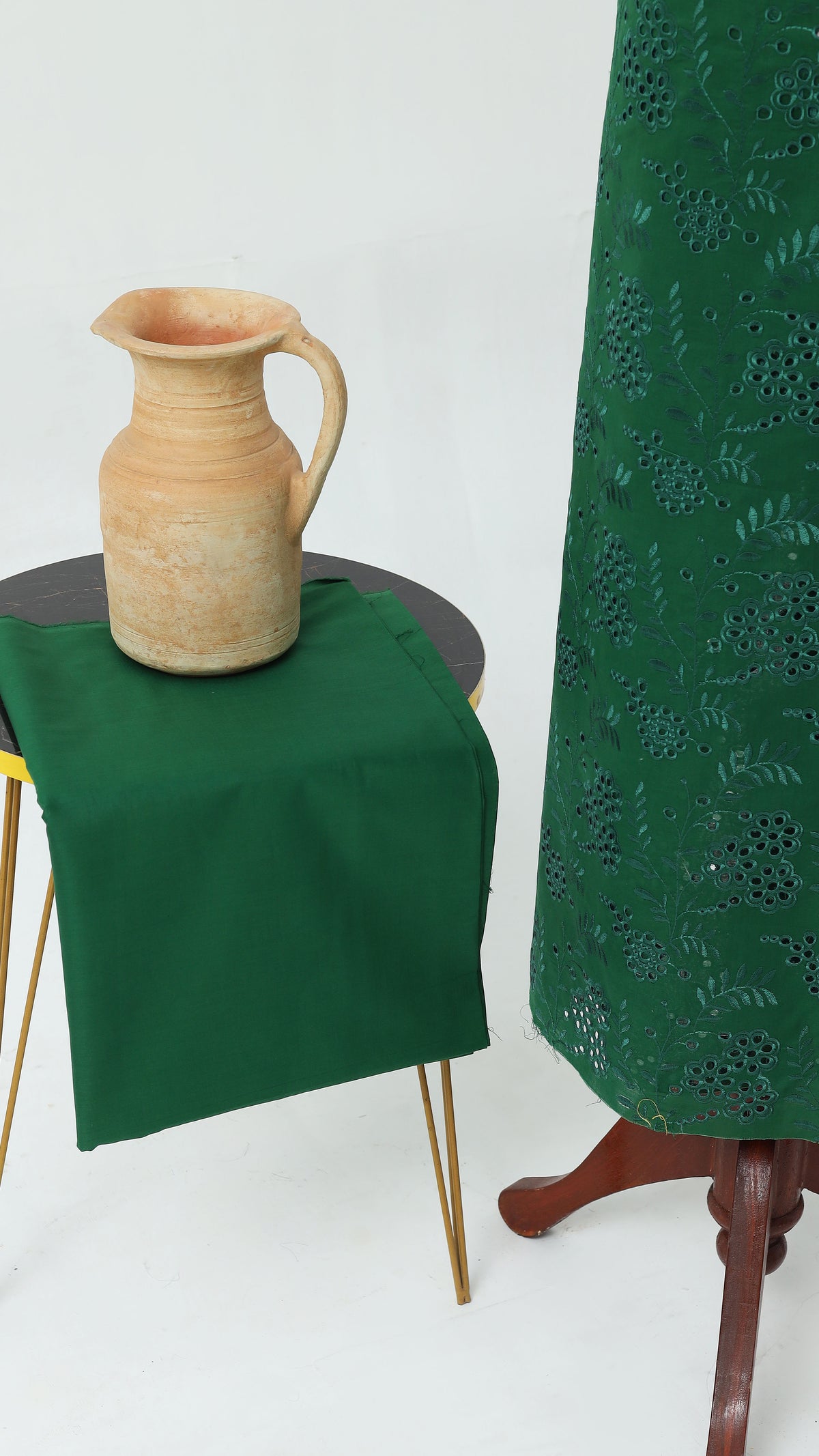 Aks – Embroidered 3-Piece Lawn Set