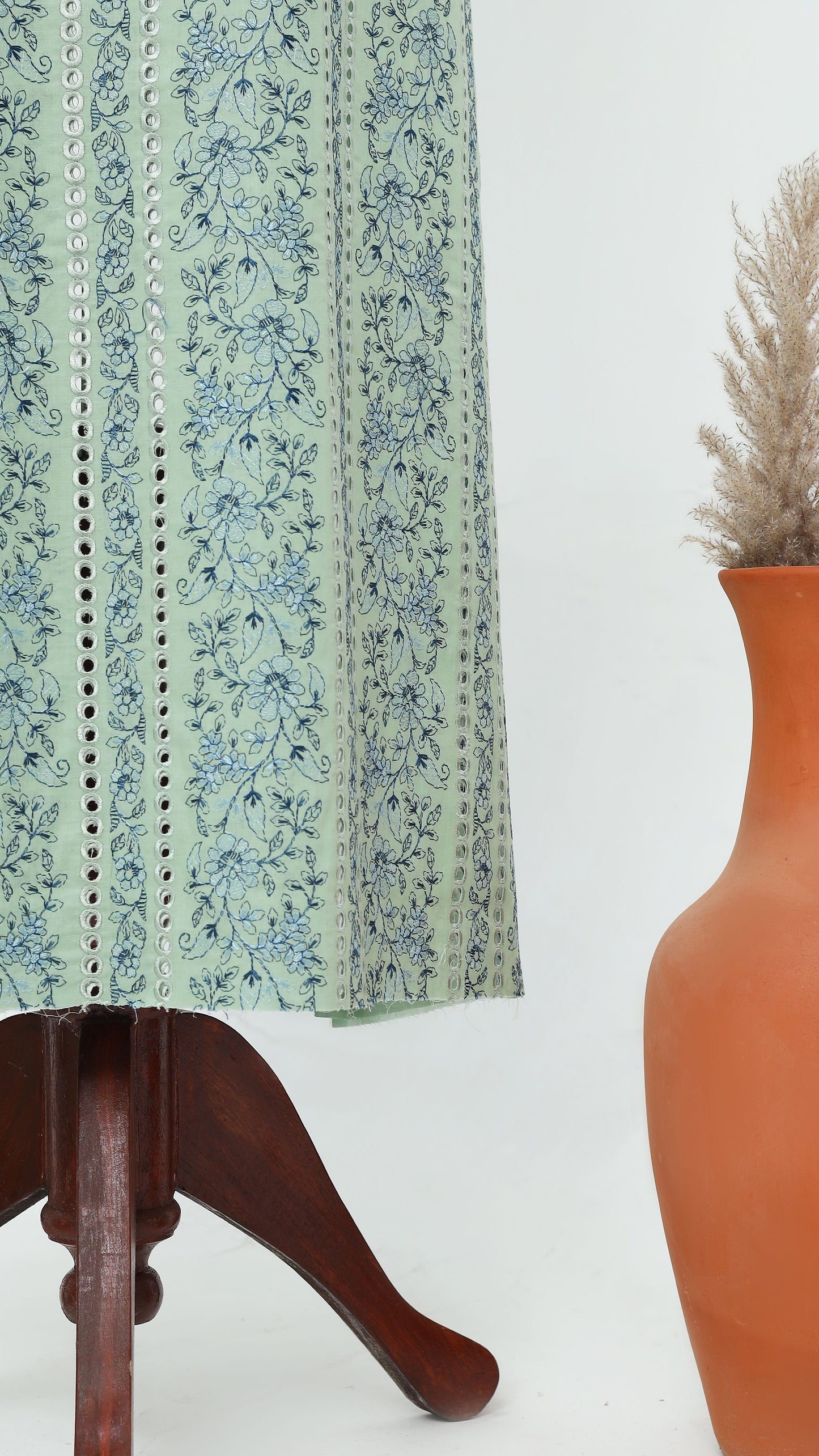 Mohagini – Embroidered 2-Piece Lawn Set