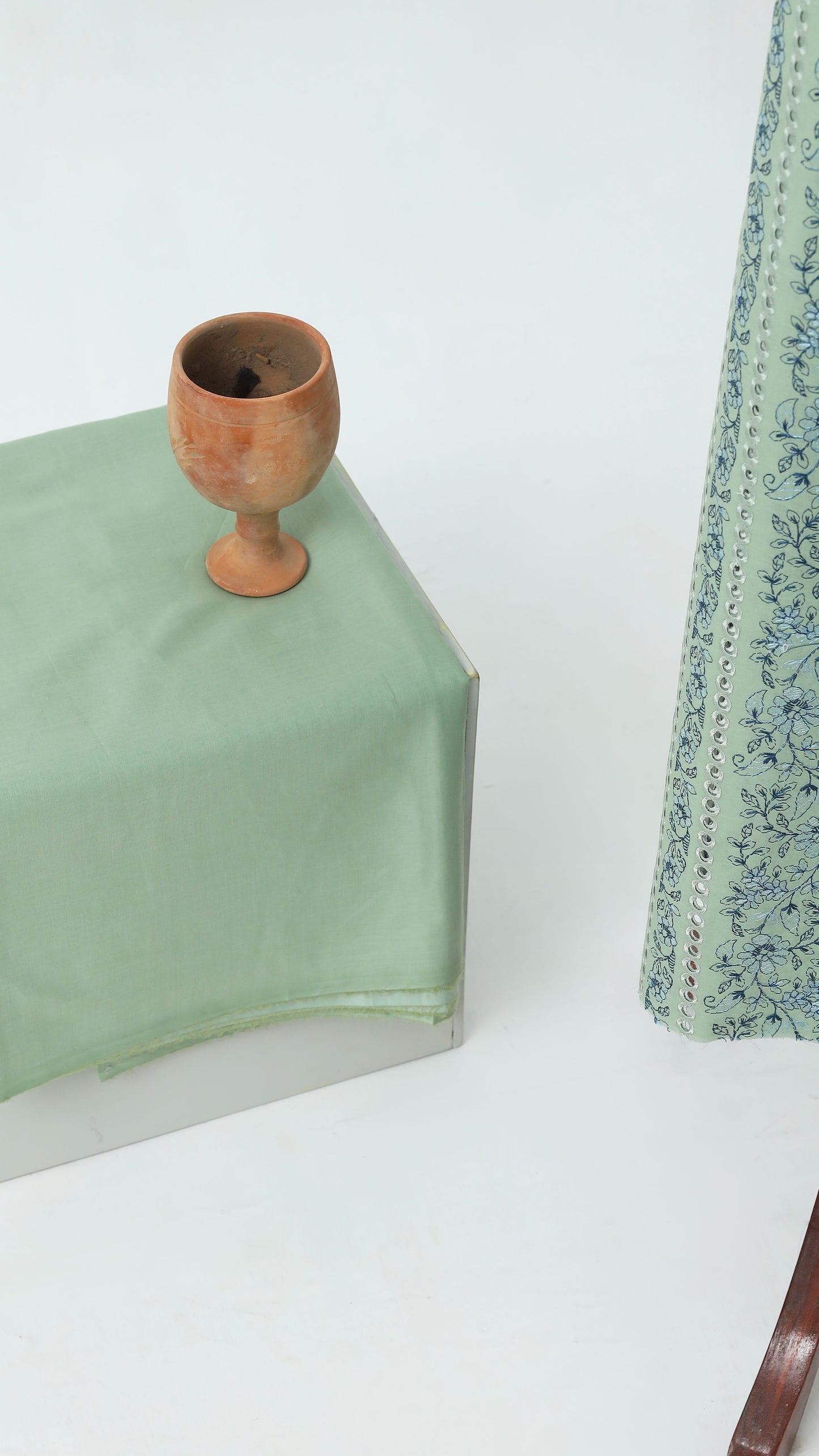 Mohagini – Embroidered 2-Piece Lawn Set